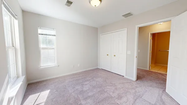 $325,000 | 2678 South Knightsbridge Circle, Ann Arbor, MI 48105