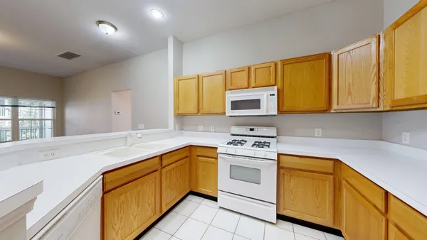 $325,000 | 2678 South Knightsbridge Circle, Ann Arbor, MI 48105