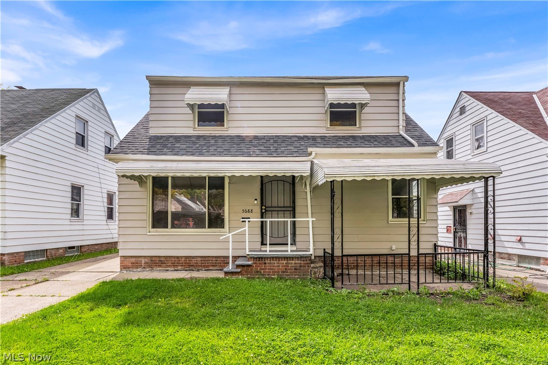 5688 East 141st Street Maple Heights, OH 44137 - Photo 1 of 24