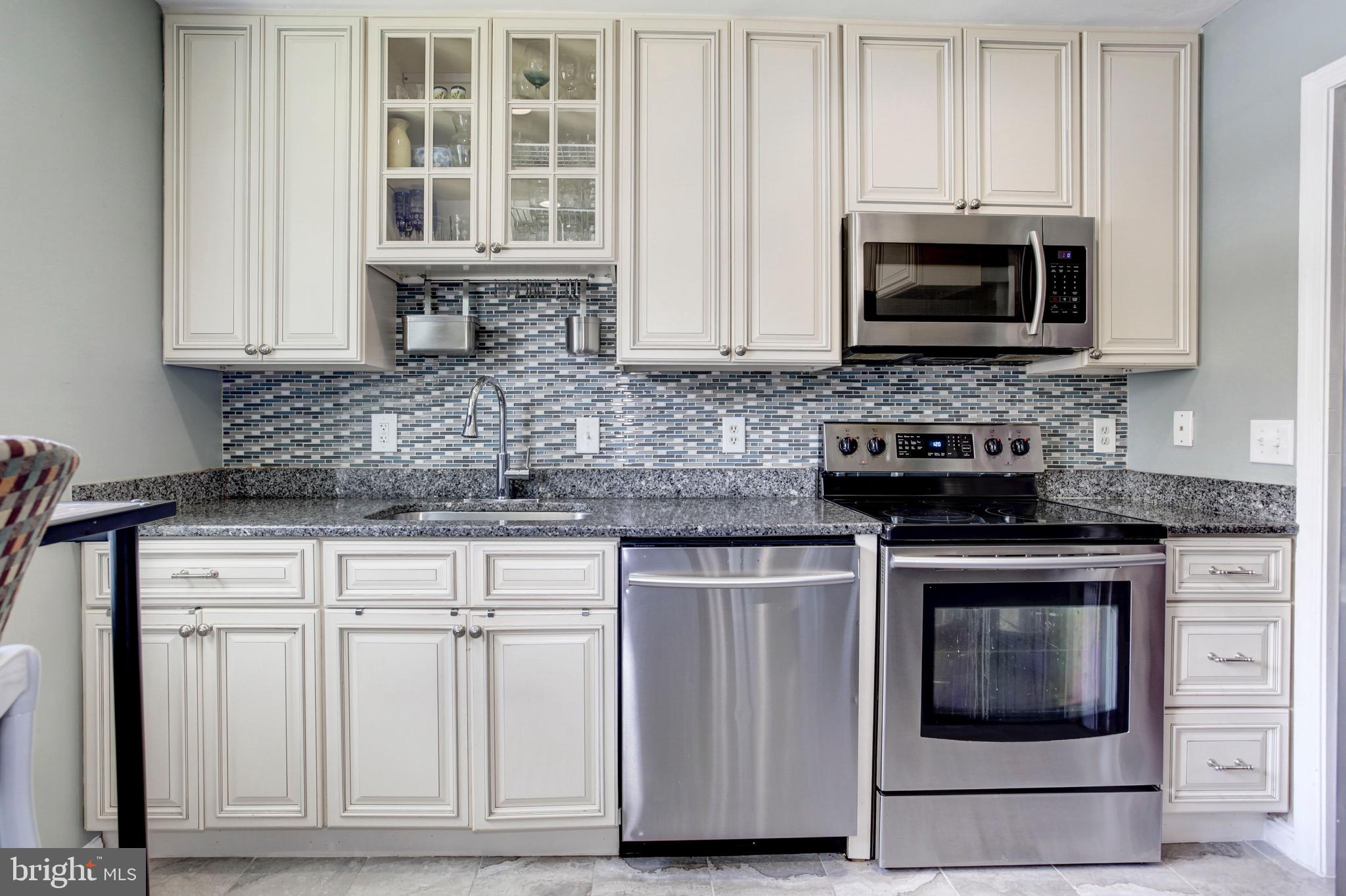 2905 Seminole Road Woodbridge, VA 22192 - Photo 4 of 26 Gallery Image 4
