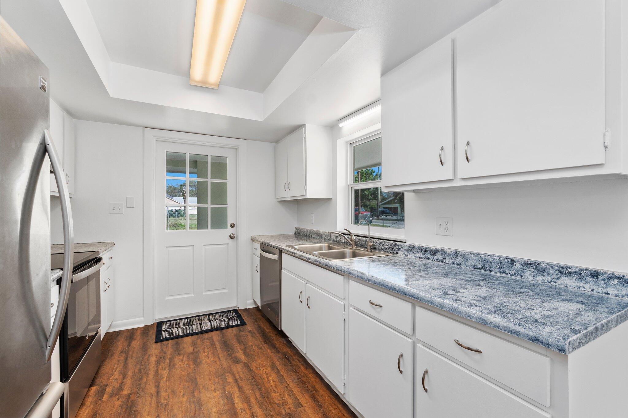 3241 Lewis Street Fort Pierce, FL 34981 - Photo 5 of 31 16-web-or-mls-DSC02597