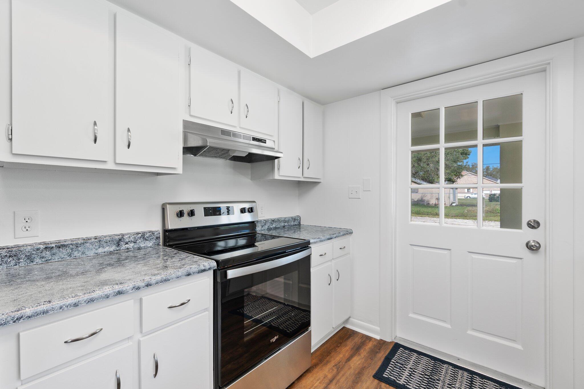 3241 Lewis Street Fort Pierce, FL 34981 - Photo 6 of 31 17-web-or-mls-DSC02606