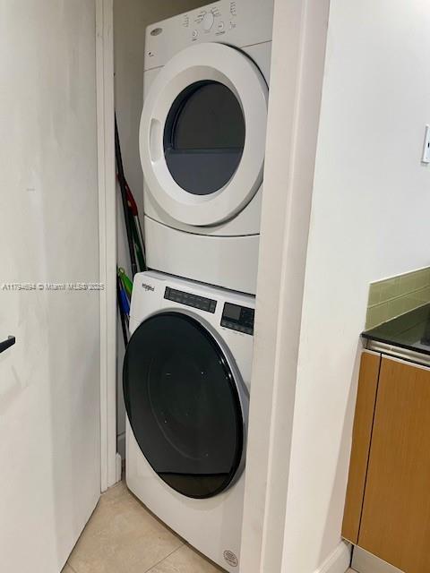 1050 Brickell Avenue, Unit 1602 Miami, FL 33131 - Photo 16 of 21 a close up view of a washer and dryer
