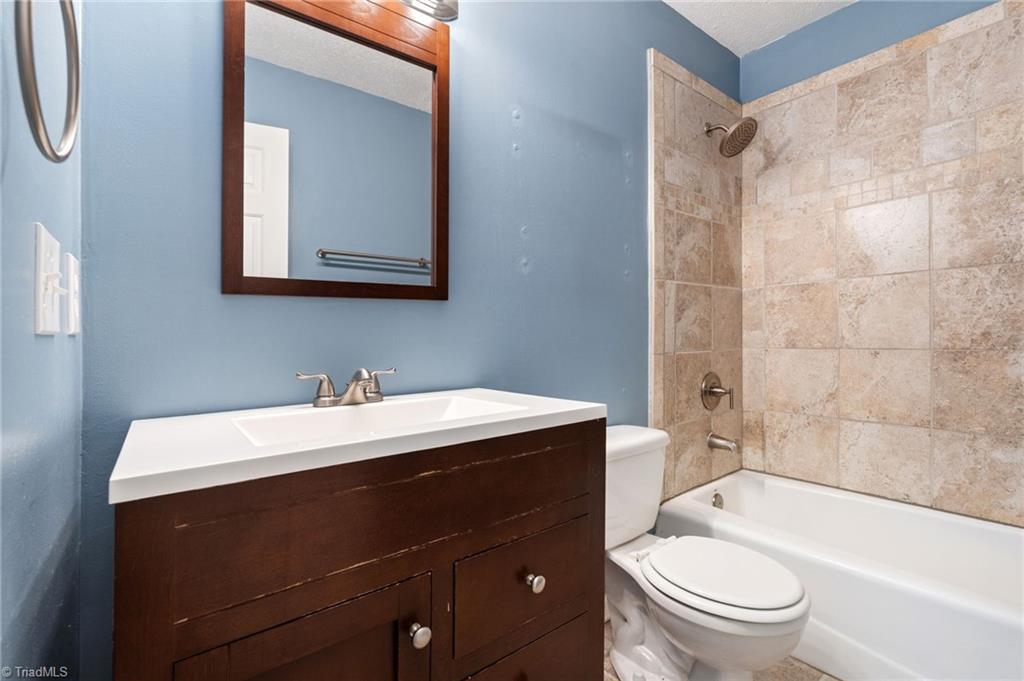 6018 Dawn Ridge Trail Greensboro, NC 27410 - Photo 27 of 37
