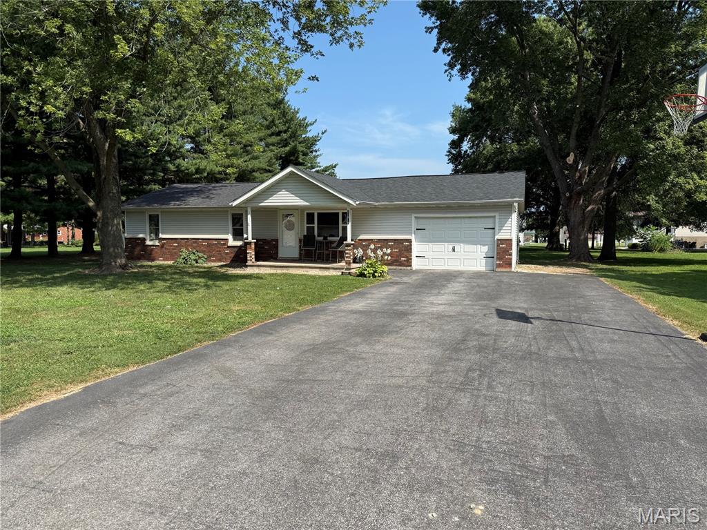 23626 Mallard Lane Jerseyville, IL 62052 - Photo 2 of 17