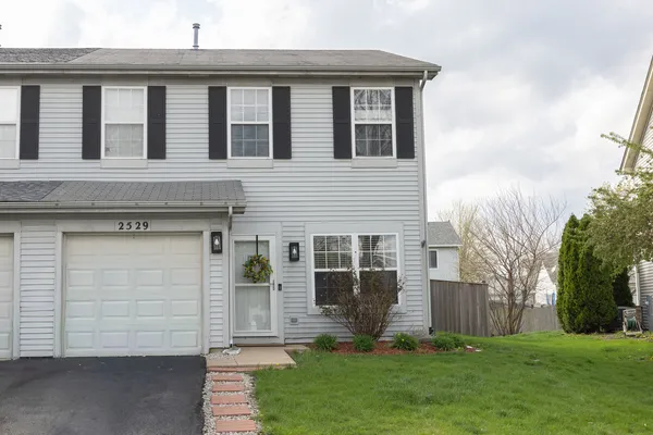 $300,000 | 2529 Stonybrook Drive, Plainfield, IL 60586
