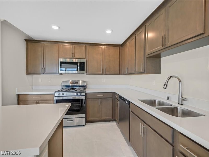 370 Rosefinch Street Henderson, NV 89012 - Photo 7 of 27