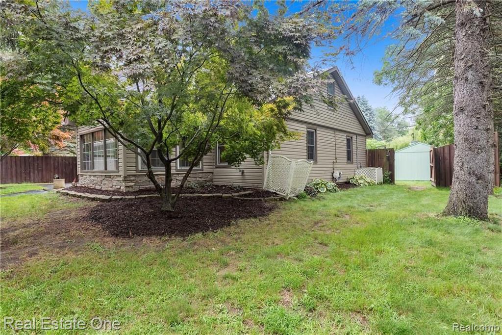 1719 John R Road Rochester Hills, MI 48307 - Photo 31 of 34
