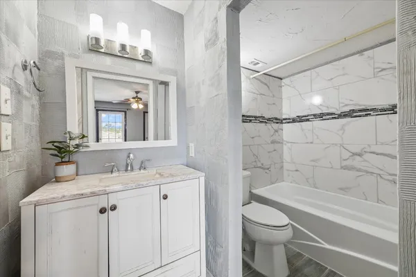 $159,000 | 781 Country Pl Drive, Unit 2045, Houston, TX 77079