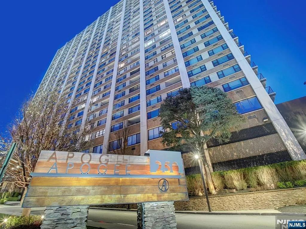 250 Gorge Road, Unit 12L Cliffside Park, NJ 07010 - Photo 1 of 20