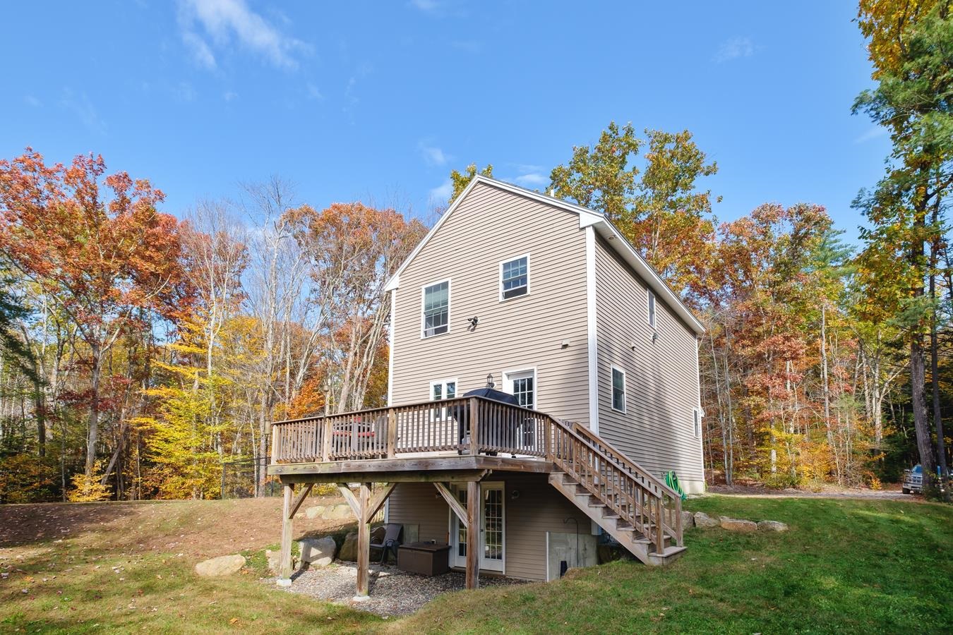 43 Range Road Epsom, NH 03234 - Photo 4 of 38