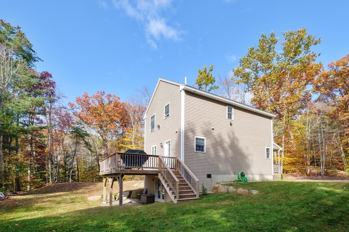 43 Range Road Epsom, NH 03234 - Photo 5 of 38