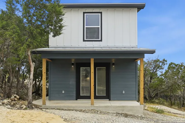 $1,750 | 1571 Lakeshore Drive, Canyon Lake, TX 78133