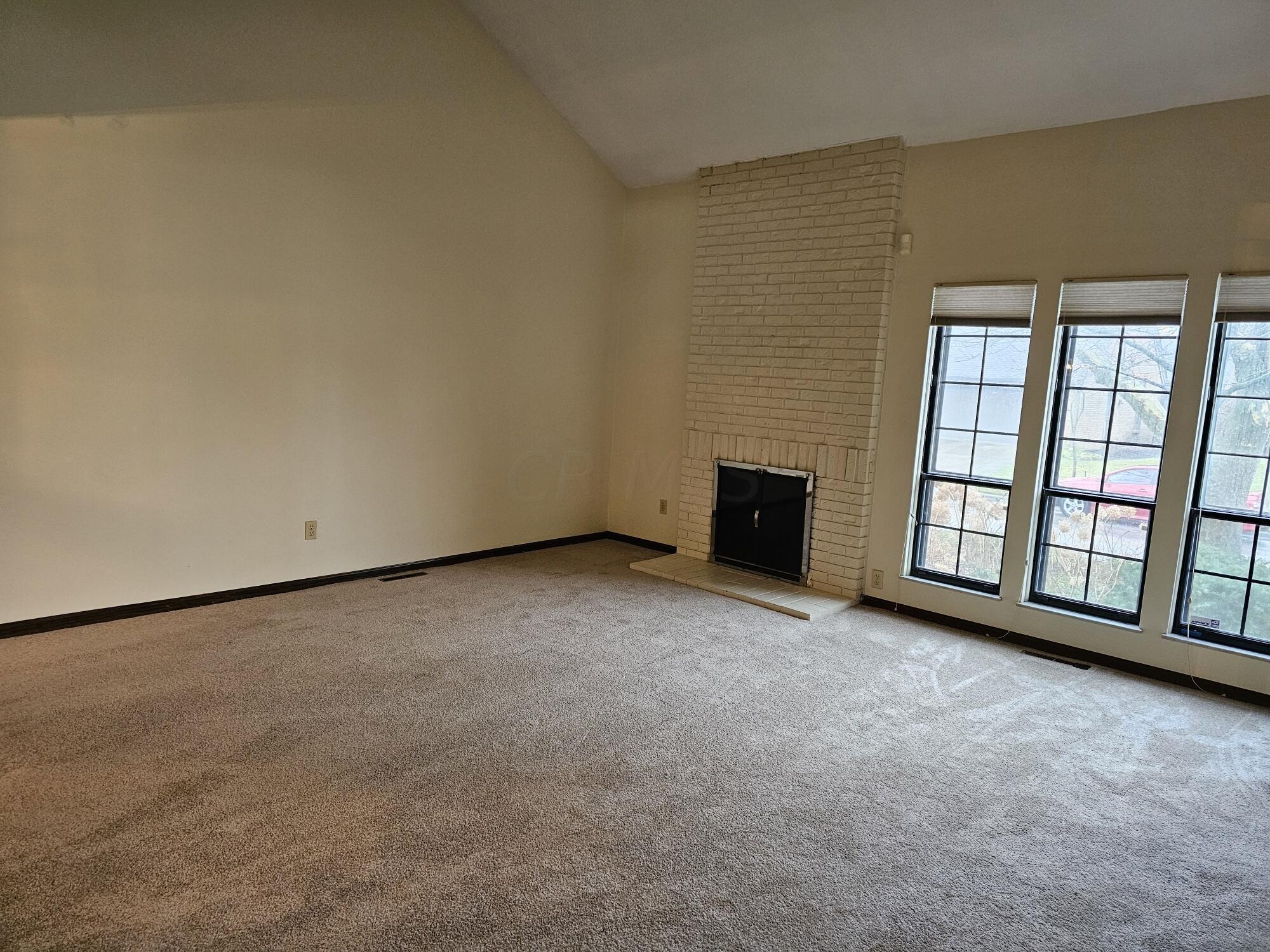4725 Dierker Road Columbus, OH 43220 - Photo 2 of 23 4725 Greatroom