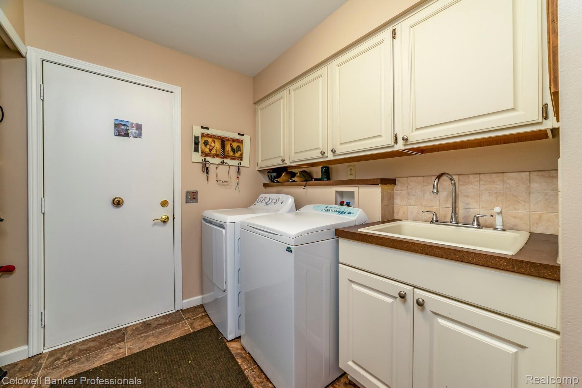 3180 Casey Road Metamora, MI 48455 - Photo 15 of 39 014-photo-laundry-room-7703119.jpg