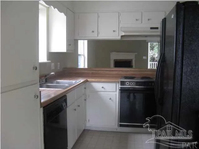 $1,200 | 1500 East Johnson Avenue, Unit 203, Pensacola, FL 32514