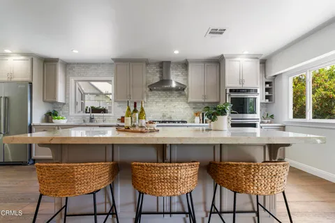 $1,899,000 | 3900 Ferntree Place, Glendale, CA 91214