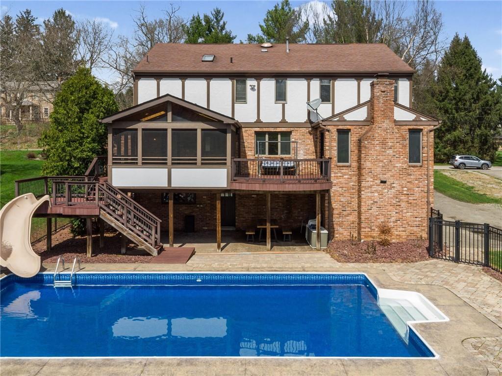 153 Oakwood Road Canonsburg, PA 15317 - Photo 2 of 40