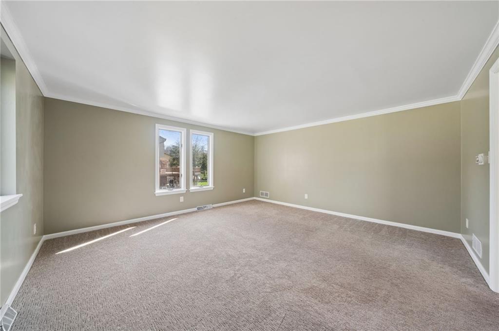 153 Oakwood Road Canonsburg, PA 15317 - Photo 8 of 40