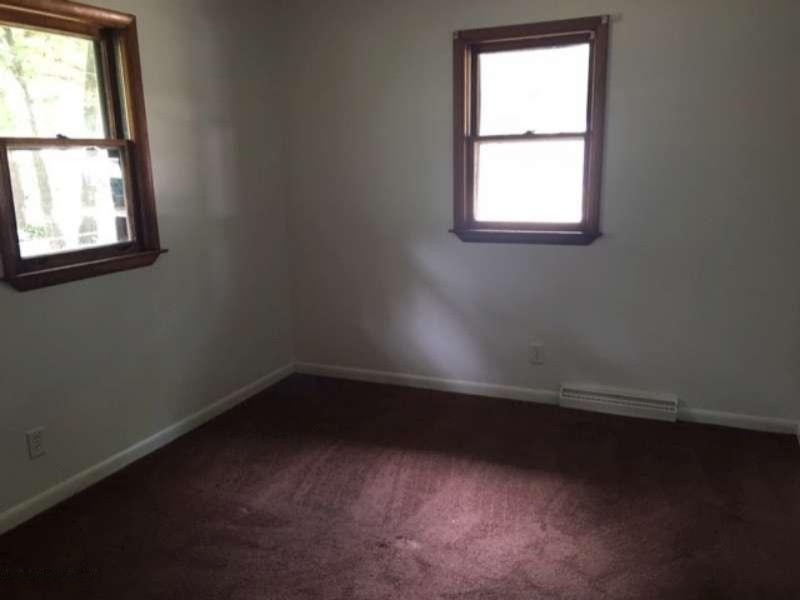1354 Joslyn Road Muskegon, MI 49445 - Photo 6 of 9 1354 Josilyn bedroom
