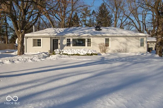 $325,000 | 1102 East Jefferson Street, Franklin, IN 46131