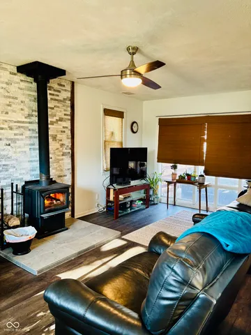 $325,000 | 1102 East Jefferson Street, Franklin, IN 46131