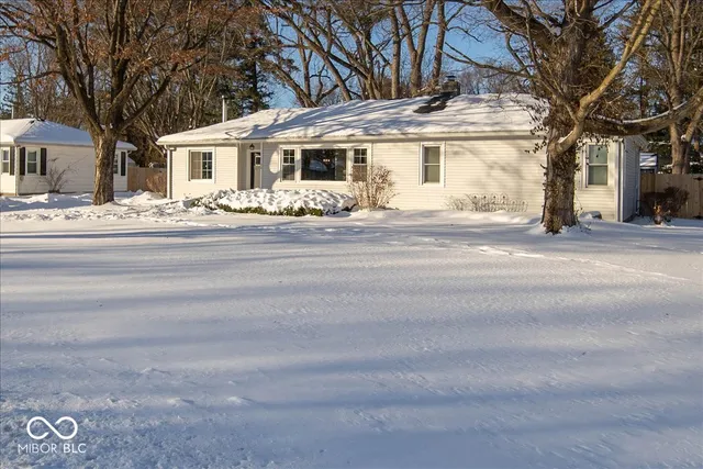 $325,000 | 1102 East Jefferson Street, Franklin, IN 46131