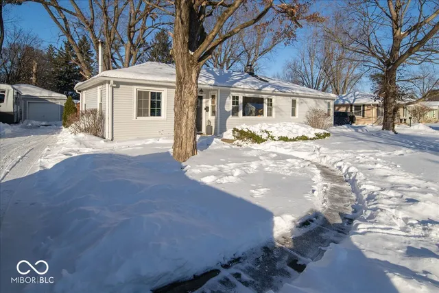 $325,000 | 1102 East Jefferson Street, Franklin, IN 46131