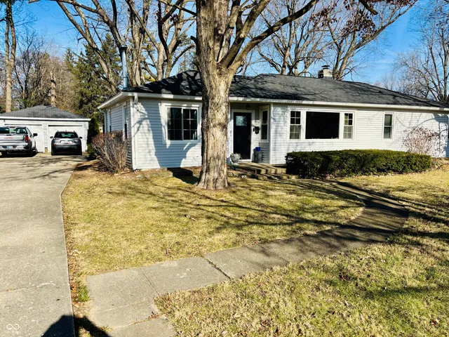 $325,000 | 1102 East Jefferson Street, Franklin, IN 46131