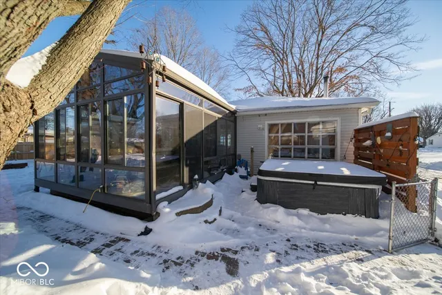 $325,000 | 1102 East Jefferson Street, Franklin, IN 46131