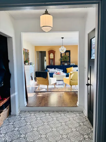 $325,000 | 1102 East Jefferson Street, Franklin, IN 46131