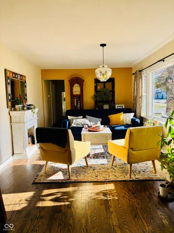 $325,000 | 1102 East Jefferson Street, Franklin, IN 46131