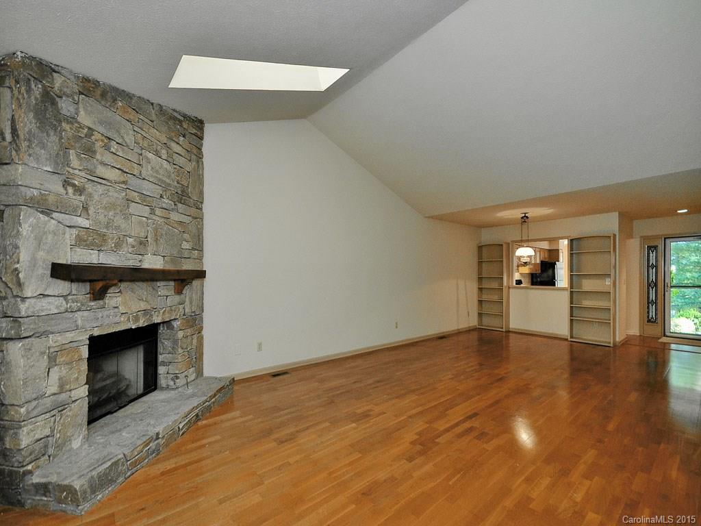 925 Kanuga Road, Unit 925 Hendersonville, NC 28739 - Photo 3 of 14 Gallery Image 3