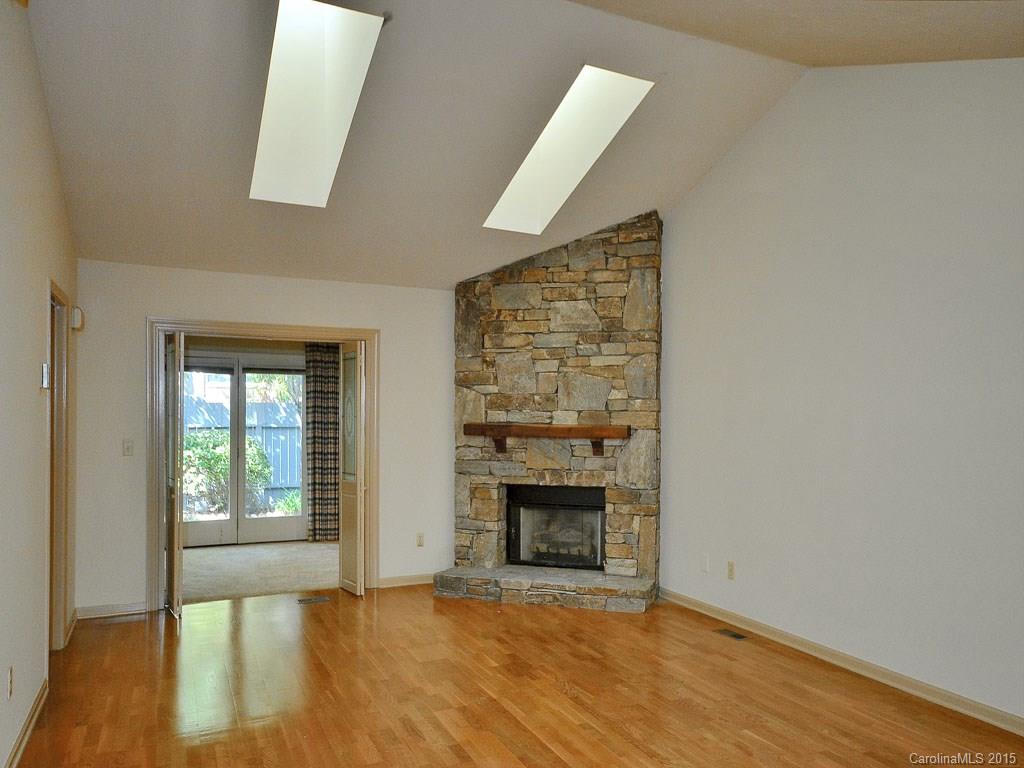 925 Kanuga Road, Unit 925 Hendersonville, NC 28739 - Photo 4 of 14 Gallery Image 4