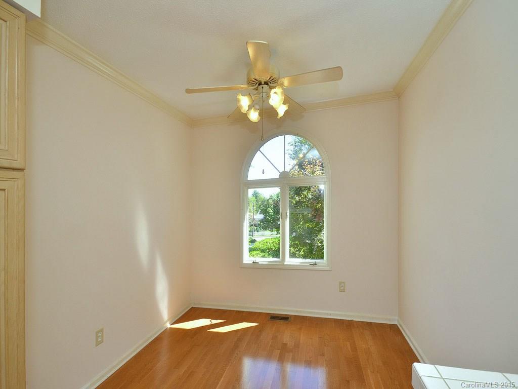 925 Kanuga Road, Unit 925 Hendersonville, NC 28739 - Photo 9 of 14 Gallery Image 9