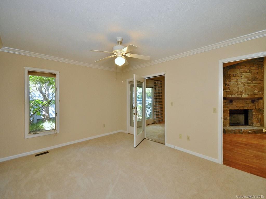 925 Kanuga Road, Unit 925 Hendersonville, NC 28739 - Photo 10 of 14 Gallery Image 10