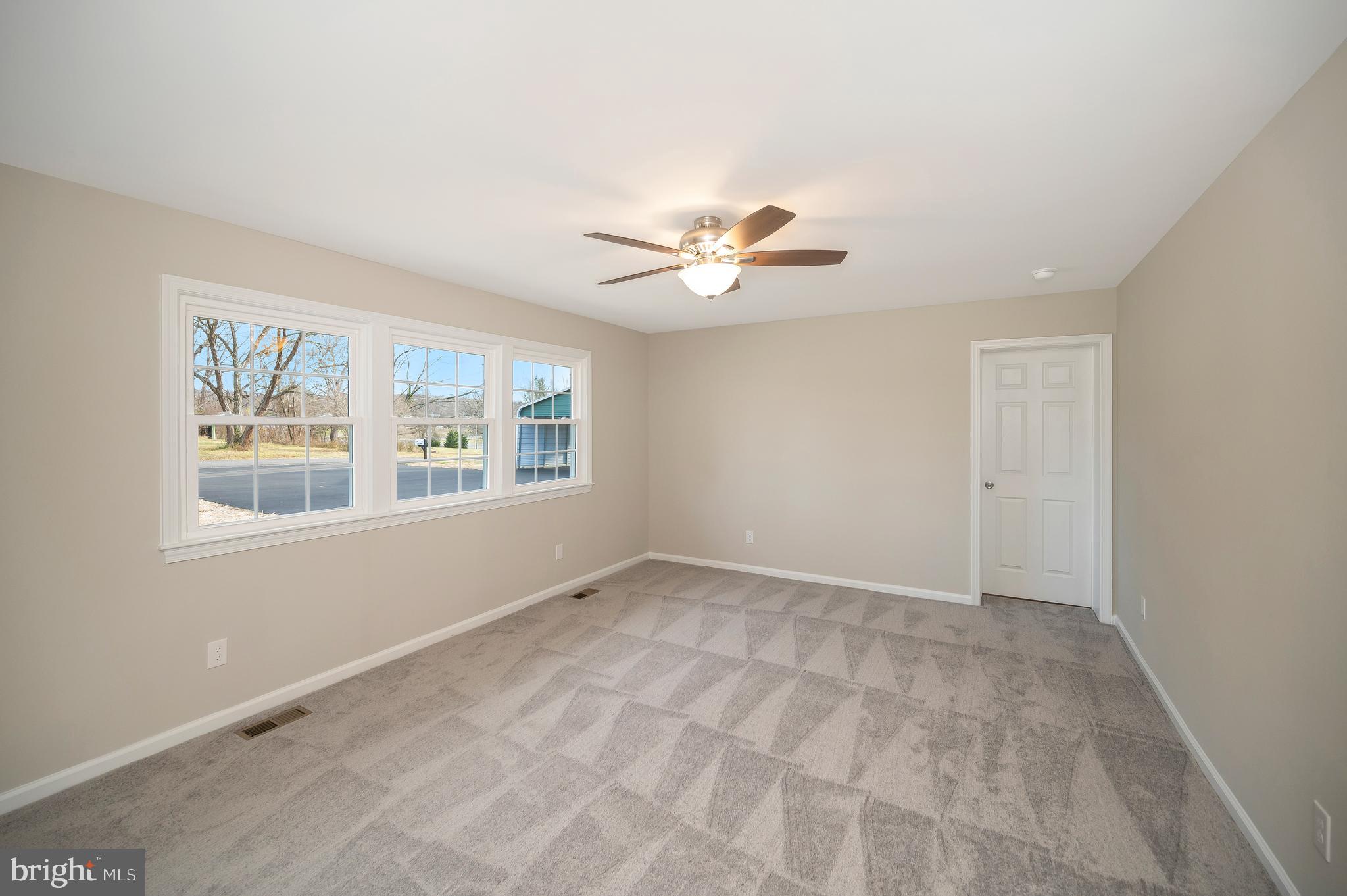 12184 Melton Road Orange, VA 22960 - Photo 10 of 53 Living Room