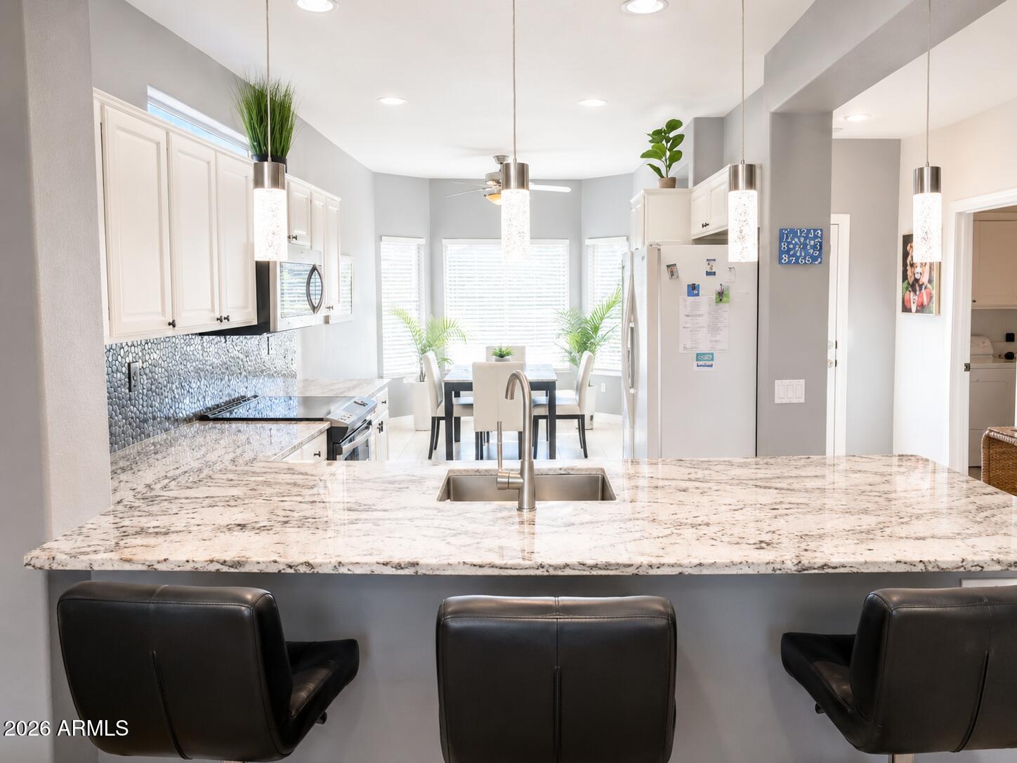 15876 West Alpine Ridge Drive Surprise, AZ 85374 - Photo 6 of 33 kitchen