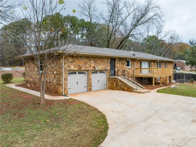 a view of a house with a outdoor space