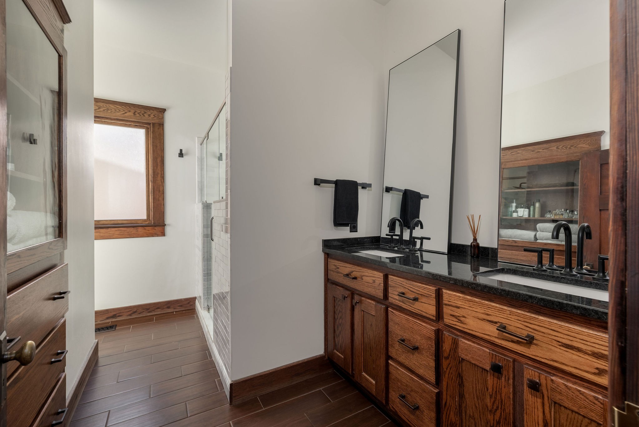 902 School Street Columbia, TN 38401 - Photo 37 of 82 a bathroom with a granite countertop sink and a mirror