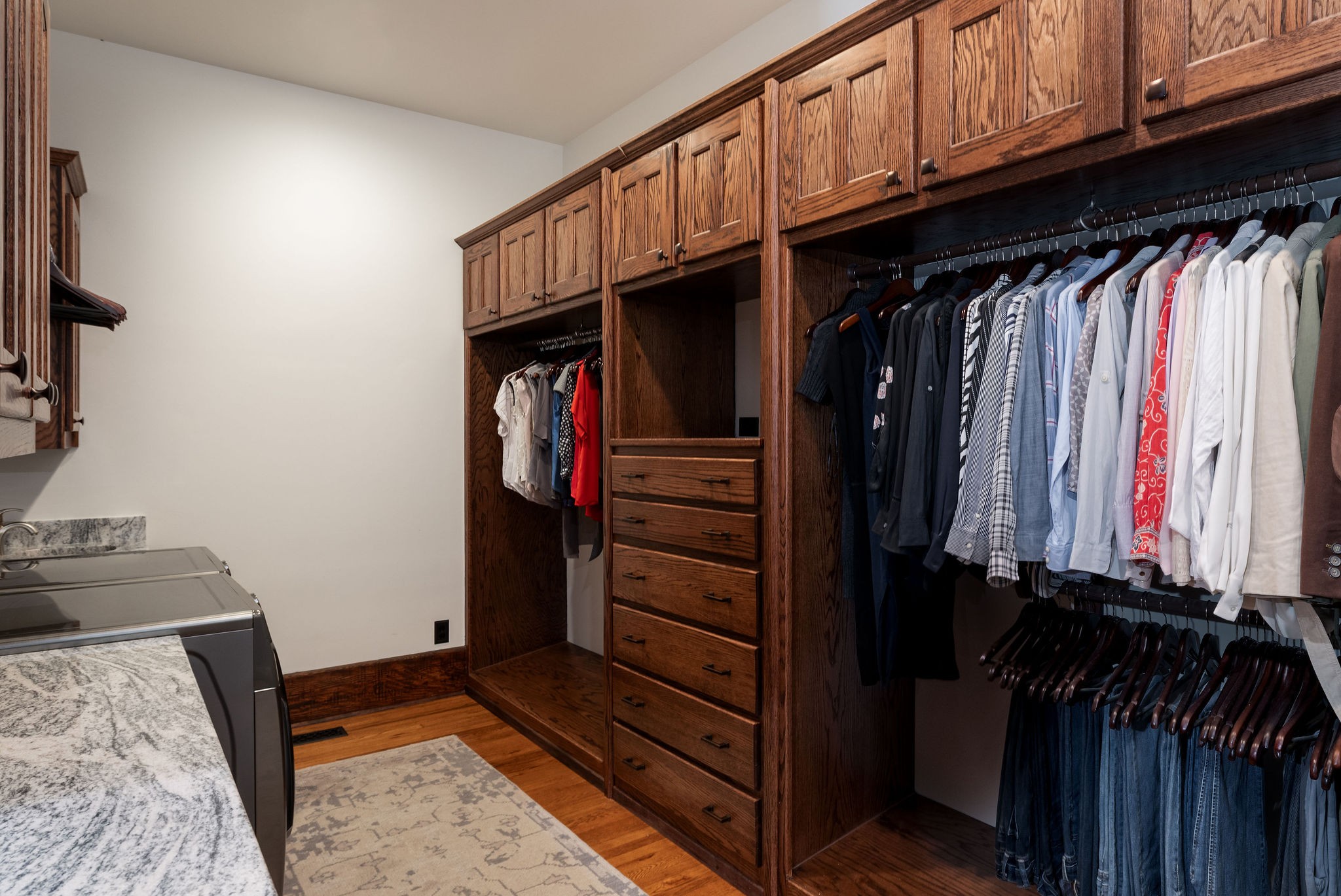 902 School Street Columbia, TN 38401 - Photo 39 of 82 a view of walk in closet