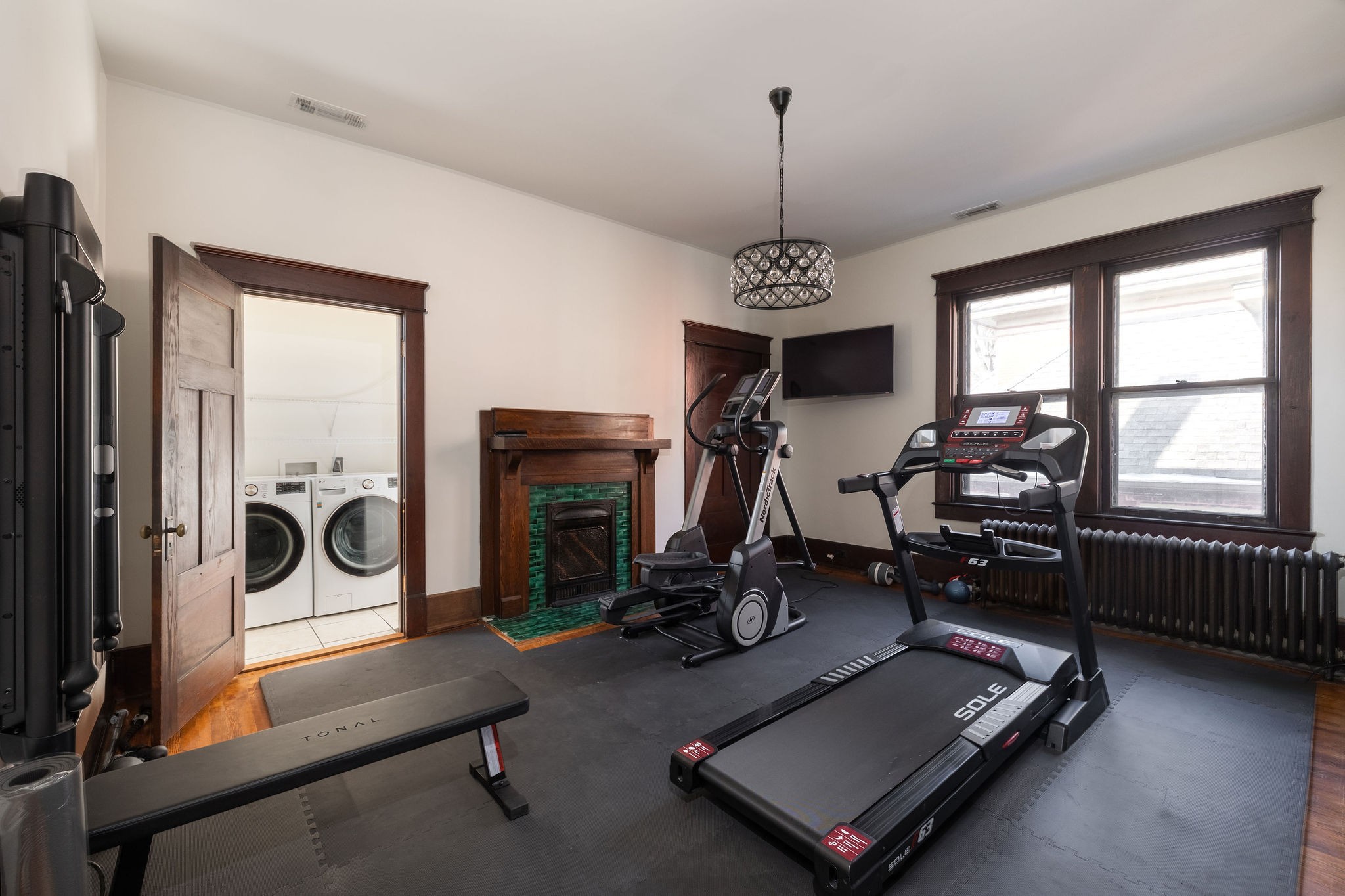 902 School Street Columbia, TN 38401 - Photo 58 of 82 a room with gym equipment and a view of living room