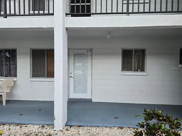 $59,900 | 2007 Sunset Drive, Unit E5, Bradenton, FL 34207