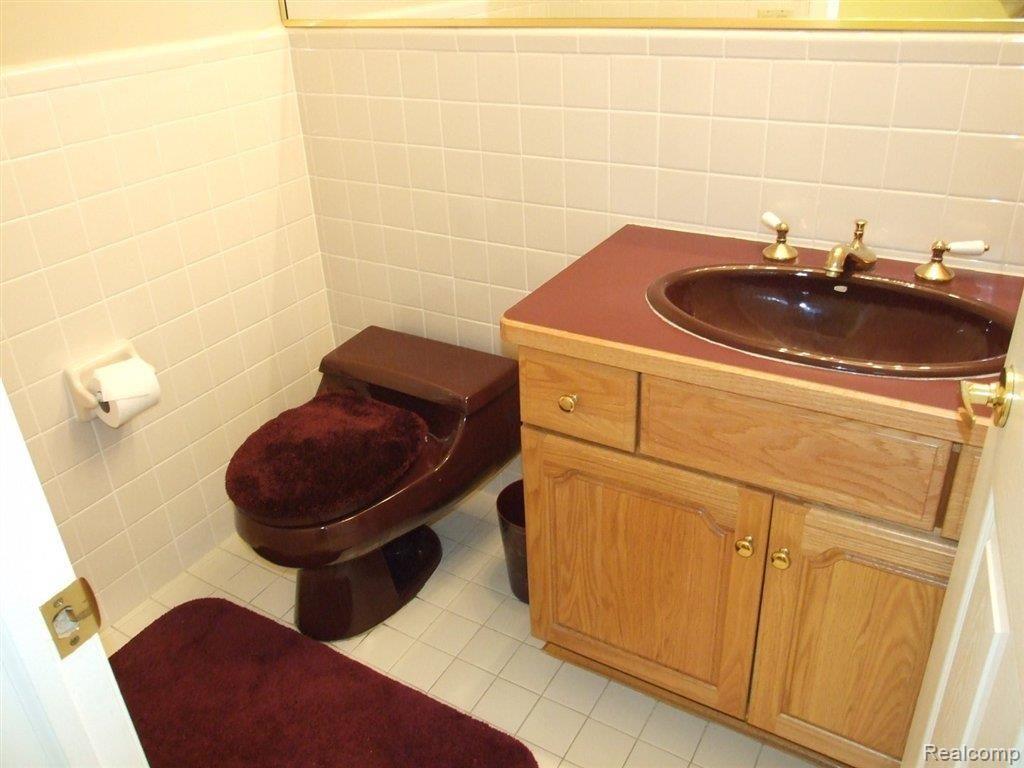 25601 Ryan Road Warren, MI 48091 - Photo 10 of 25 Half_Bath.JPG