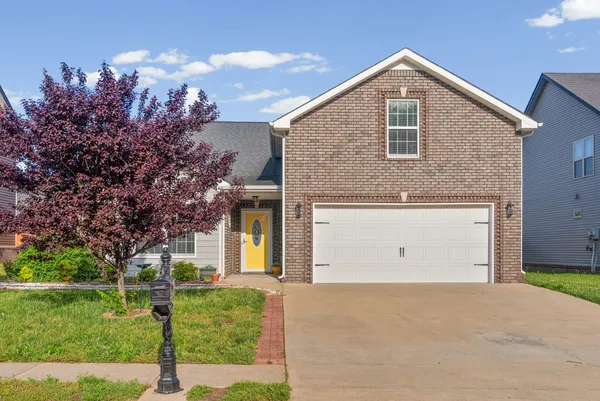 $2,100 | 3753 Windmill Drive, Clarksville, TN 37040