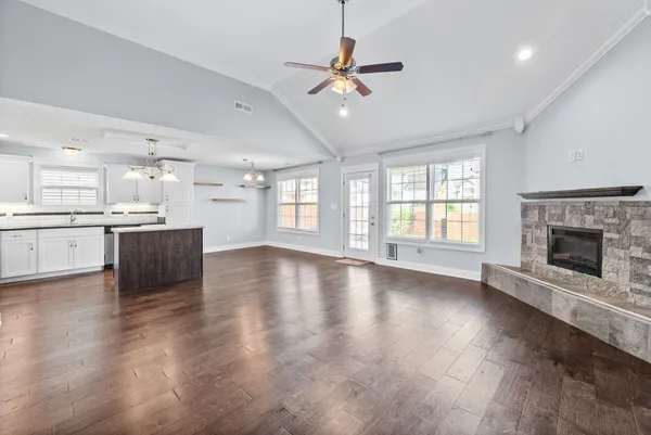 $2,100 | 3753 Windmill Drive, Clarksville, TN 37040