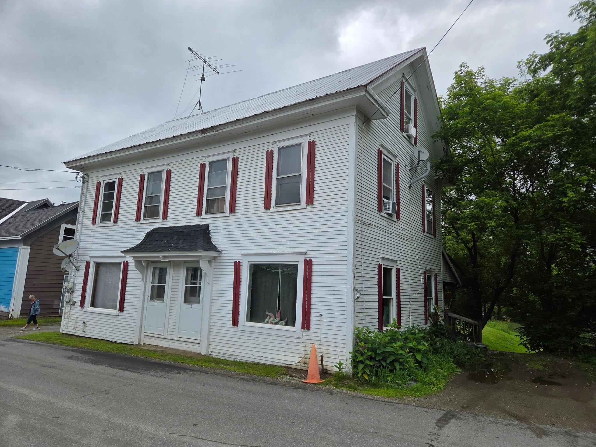46 High Street Troy, VT 05859 - Photo 3 of 14