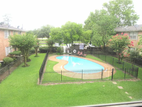 $1,300 | 1230 Shadowdale Drive, Unit 12, Houston, TX 77043