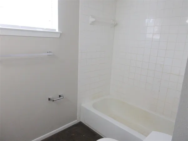 $1,300 | 1230 Shadowdale Drive, Unit 12, Houston, TX 77043