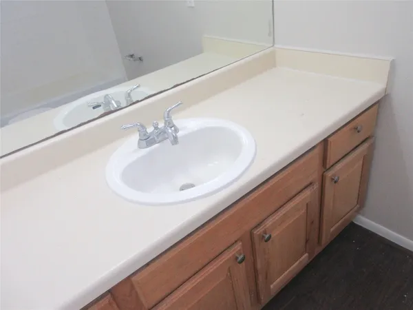 $1,300 | 1230 Shadowdale Drive, Unit 12, Houston, TX 77043